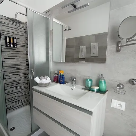 Casa Antonella A100m Dalla Splendida * ソラナス