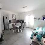 Casa Antonella A100m Dalla Splendida
