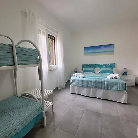 Apartment Casa Antonella, A Pochi Passi Dalla Con Stradello Privato *
