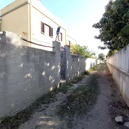 Casa Antonella, A Pochi Passi Dalla Con Stradello Privato Apartment